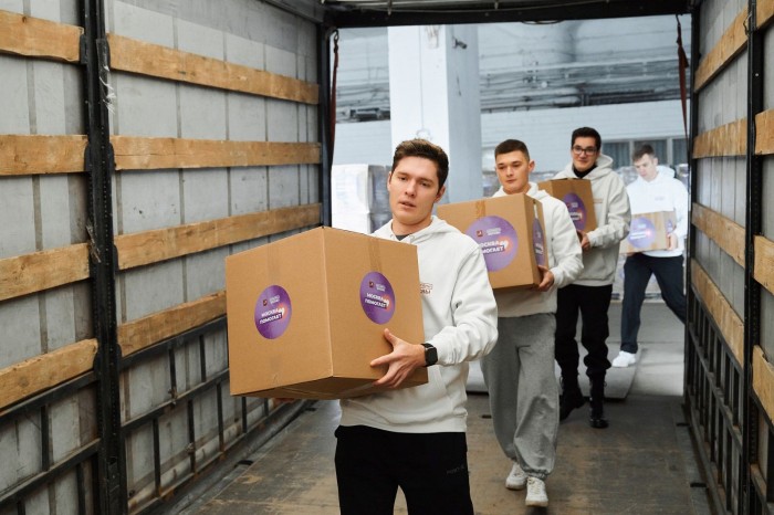 Более девяти тонн гумпомощи доставили в Мариуполь в рамках проекта «Время добра»