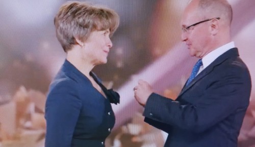 Педагог школы Академического района удостоена звания «Заслуженный учитель РФ»