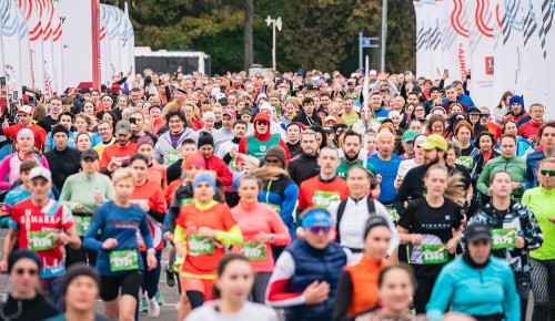 Сезон большого бега в Москве завершат фестиваль и полумарафон