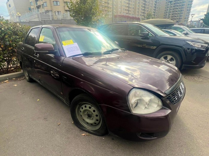 Брошенный автомобиль на Новочерёмушкинской улице получил уведомление от управы