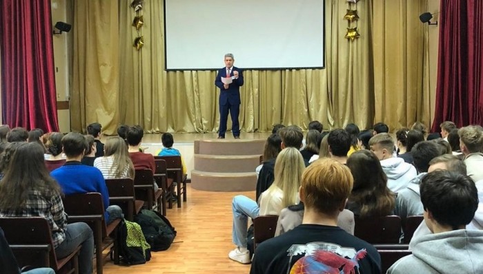 В школе №117 провели занятие, посвященное безопасности