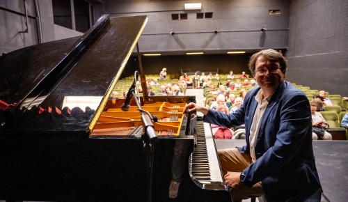 Денис Чефанов: «Пианист на сцене теряет до пяти килограммов и испытывает сжатие времени»