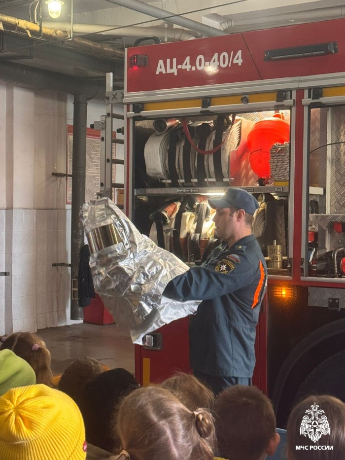 Ученики школы №1329 побывали в гостях у огнеборцев