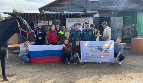 Сотрудники МЧС из ЮЗАО посетили приют для животных «Команда РОНДА»