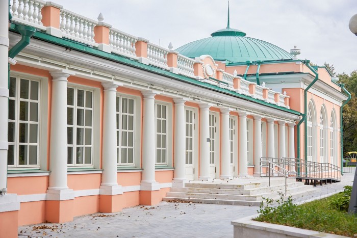 Мэр Москвы: Восточному флигелю усадьбы Воронцово вернули первозданную красоту