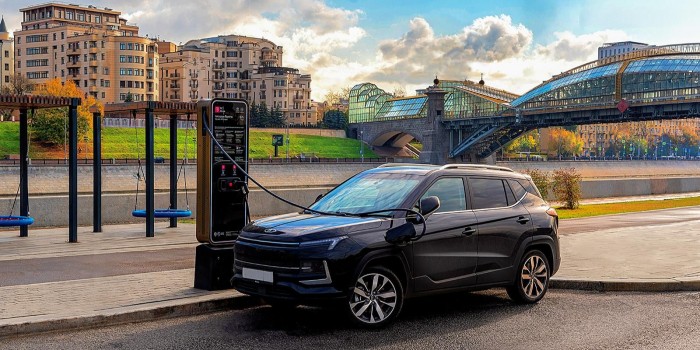 Собянин: Москва поддержит инвесторов, развивающих электрозарядные станции