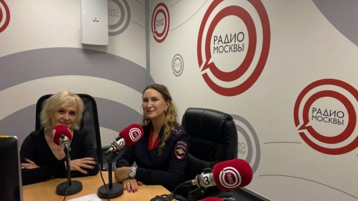 О приеме на службу в органы внутренних дел рассказали полицейские и Общественный совет в прямом эфире радиостанции