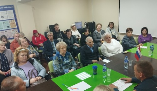 Сотрудники Управления Департамента ГОЧСиПБ по ЮЗАО проводят информационно-просветительскую работу