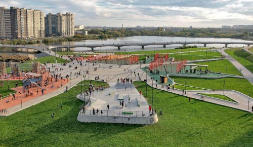 Мэр Москвы: Пешеходный мост через Черное озеро связал Некрасовку и Люберцы