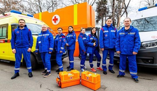 Собянин поздравил сотрудников московской скорой помощи с 106-летием службы
