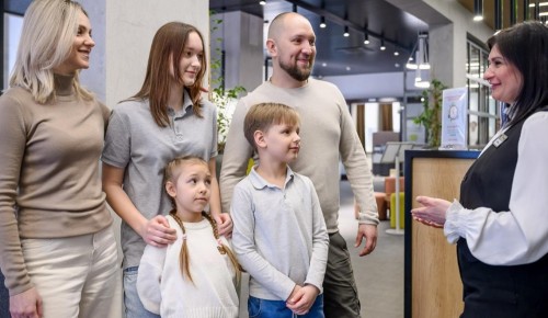 Собянин подчеркнул приоритетность поддержки участников СВО и членов их семей