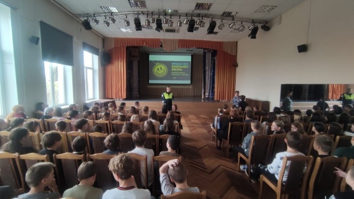 На юго-западе столицы автоинспекторы провели мероприятие «Засветись»