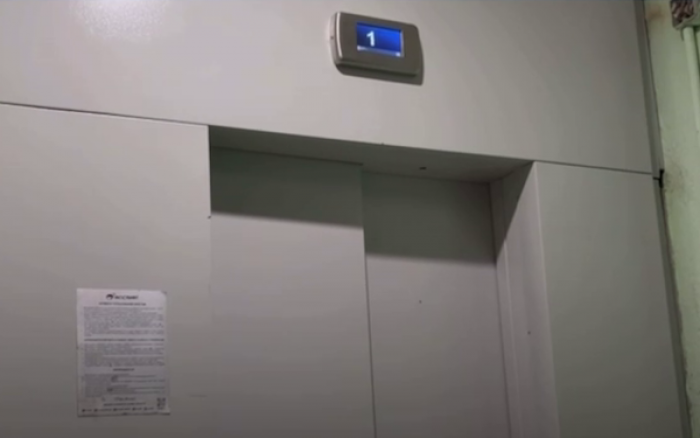 В двух многоэтажных домах в Черемушках завершили замену всего лифтового оборудования