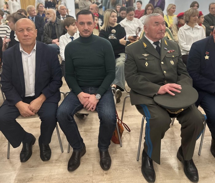 В Ломоносовском районе состоялась презентация сборника школьных сочинений «Страницы Великой Победы»