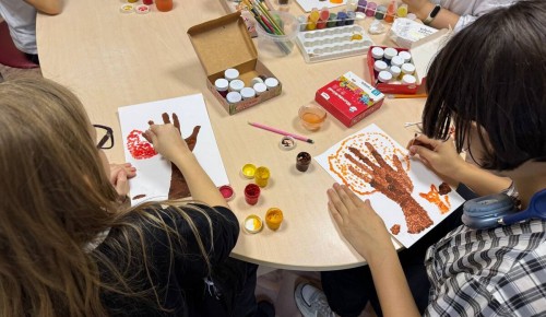 Юные жители Ломоносовского района поучаствовали в мастер-классе «Антистресс-осень»