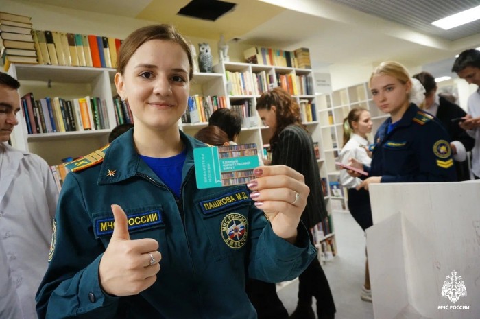 Сотрудники Управления по ЮЗАО ГУ МЧС России по г. Москве организовали книг в библиотечный фонд юго-запада