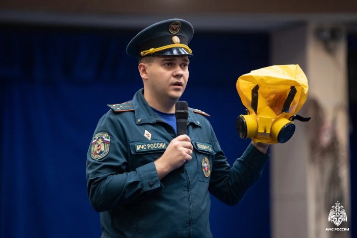 Сотрудники МЧС провели лекцию для сотрудников Большого Московского Цирка