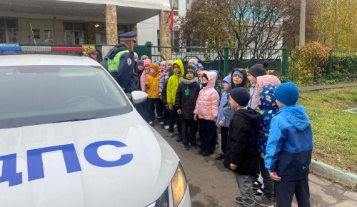 В ЮЗАО столицы автоинспекторы провели акцию «Засветись»