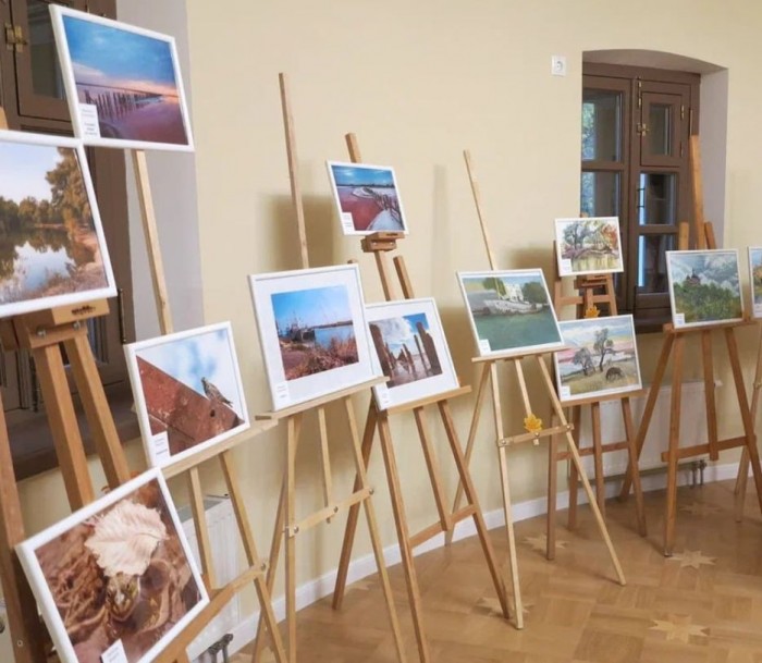 В усадьбе на Перекопской открылась выставка «Культурный мост: Херсон — Москва»
