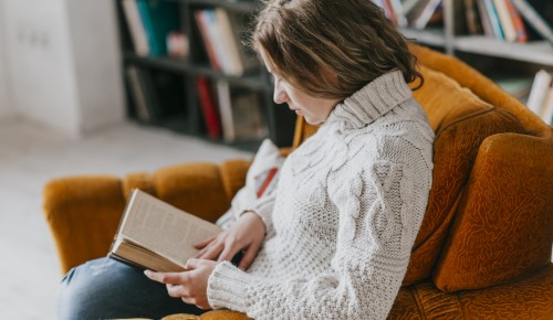 Жителей ЮЗАО приглашают принять участие в конкурсе отзывов и рецензий «Вдумчивый читатель»