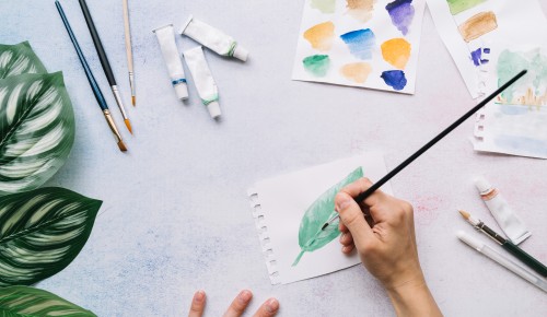 «Долголетов» из Теплого Стана приглашают в группу по рисованию