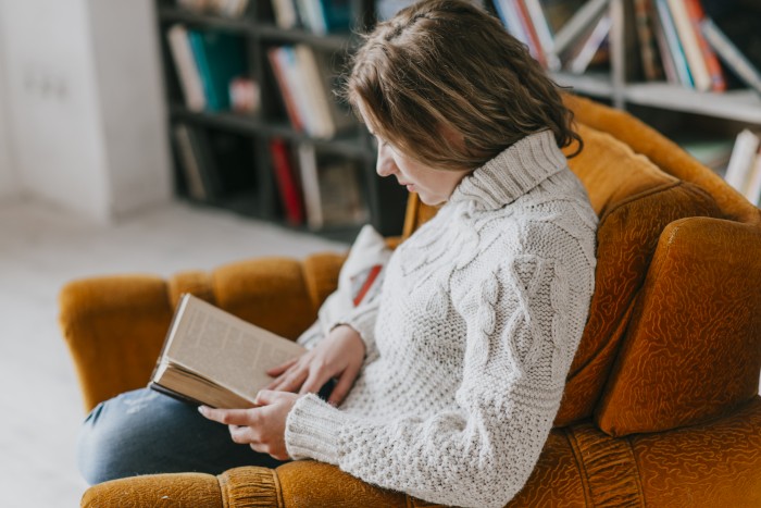 Жителей ЮЗАО приглашают принять участие в конкурсе отзывов и рецензий «Вдумчивый читатель»