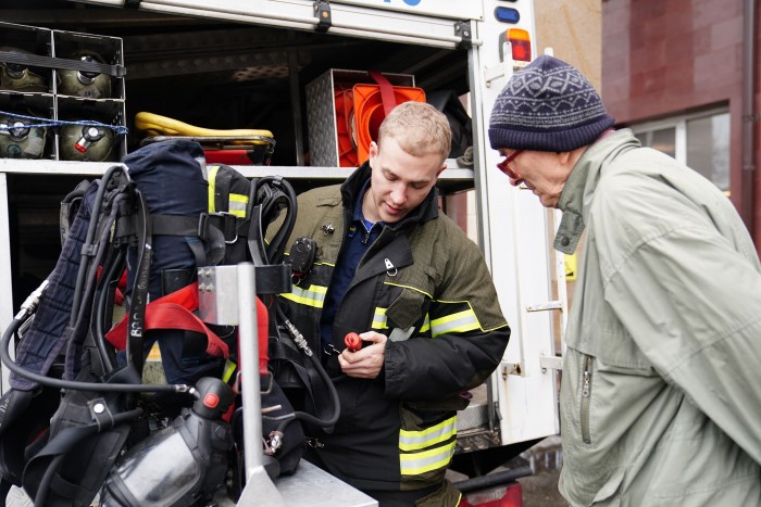 Пожарно-спасательный центр Москвы организовал для жителей района Коньково показ аварийно-спасательной техники
