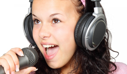 Жители Северного Бутова могут принять участие в вокальном конкурсе «Поющий округ - 2025»