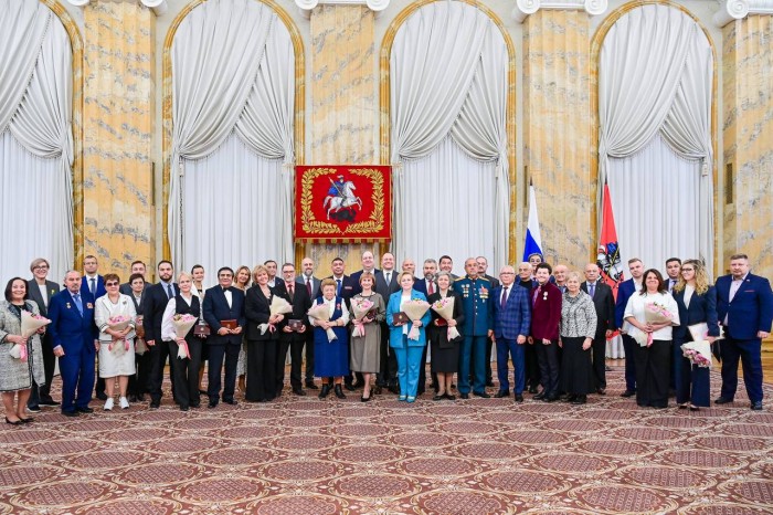 Собянин вручил награды москвичам в преддверии Дня народного единства