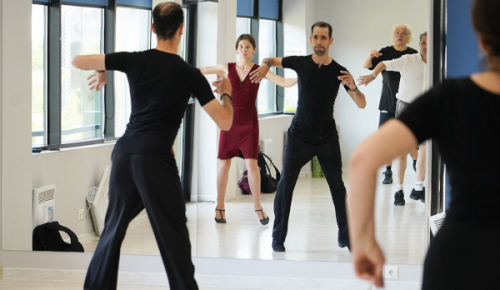 В культурном центре на улице Грина начались занятия по танцам для «долголетов»