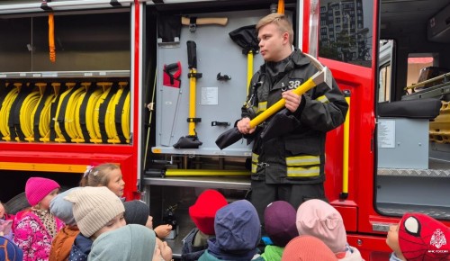 В 38 ПСЧ состоялась увлекательная экскурсия для ребят из 199 школы