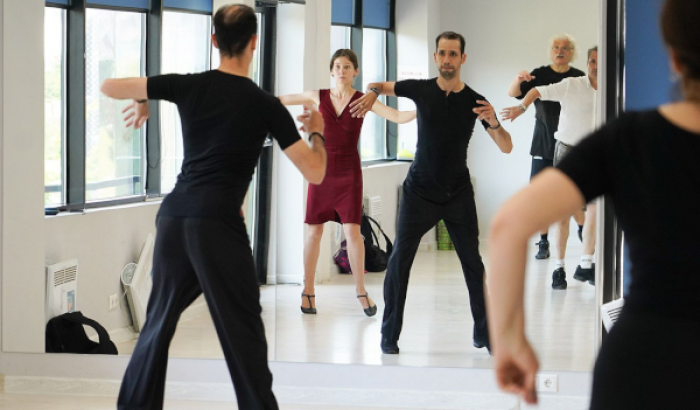 В культурном центре на улице Грина начались занятия по танцам для «долголетов»