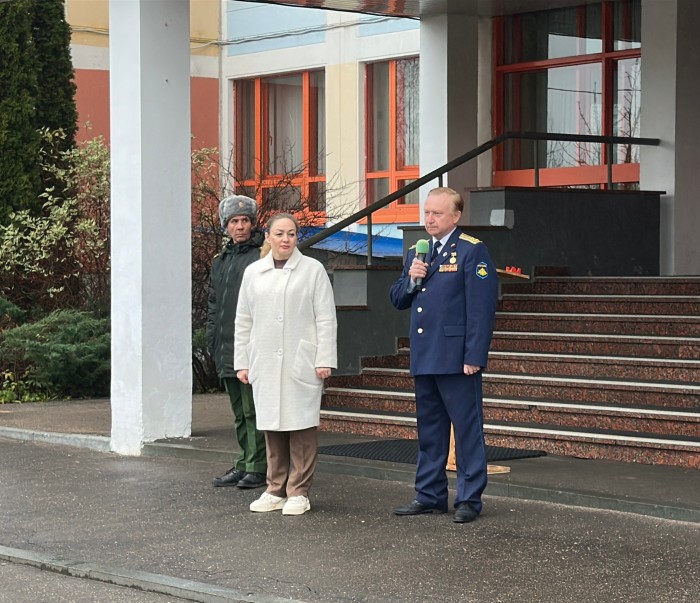 В школе №1492 кадеты прошли торжественным маршем в честь парада 1941 года