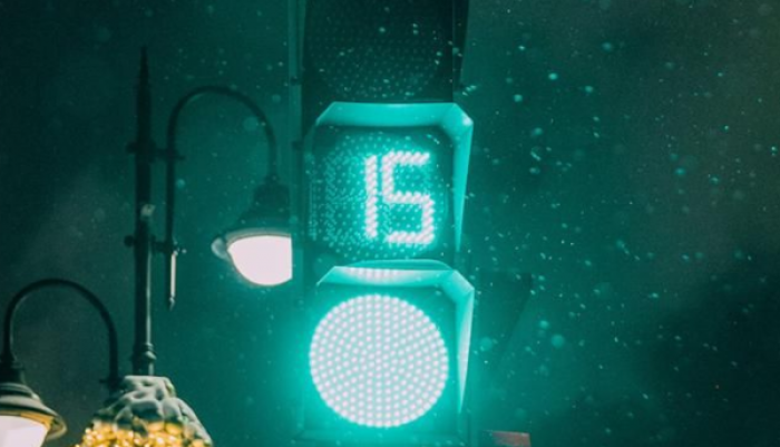 Светофоры на Литовском бульваре и Севастопольском проспекте переведут на зимний режим