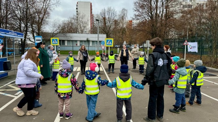 В Ясеневе прошло интерактивное занятие по ПДД для детей и их родителей