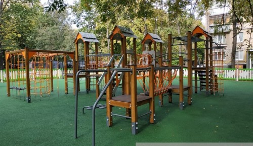 В Гагаринском районе благоустроили дворовую территорию на улице Вавилова