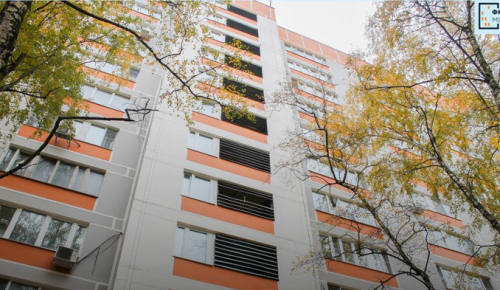 В Теплом Стане обновляют дом 1974 года постройки