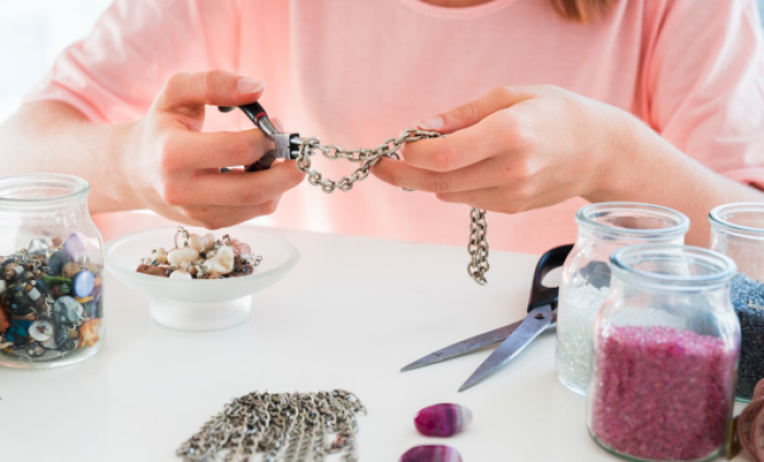 14 ноября библиотека №196 приглашает на мастер-класс по изготовлению браслетов из бусин