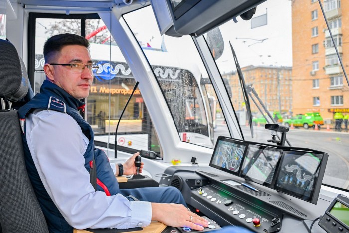 В Гагаринском районе запустили первый трамвайный диаметр Т1