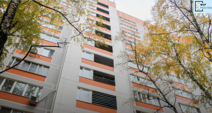 В Теплом Стане обновляют дом 1974 года постройки