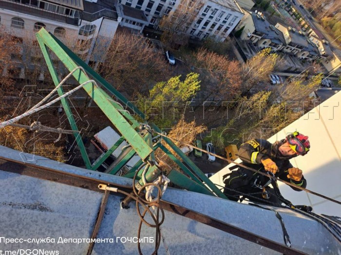 Спасатели ликвидировали последствия происшествия в Обручевском районе