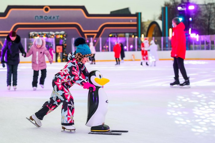 По всему городу: на площадках «Московских сезонов» будут работать бесплатные катки