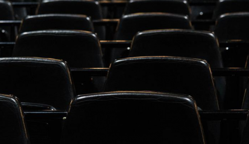 Студия «Лик» 22 ноября покажет спектакль «Людвиг Четырнадцатый» в библиотеке №193