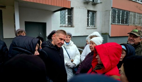 Глава управы Ясенева провел плановый обход придомовых территорий