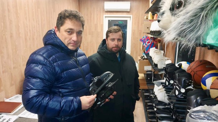 Глава управы района Черемушки проверил ремонт подъездов и подготовку спортобъектов