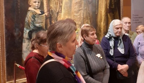 Прихожане храма святых Бориса и Глеба в Зюзине посетили выставку «Великая Победа. Россия — моя история»