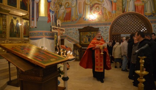 В храме сщмч. Ермогена в Зюзине освятили новую икону, созданную по инициативе прихожан