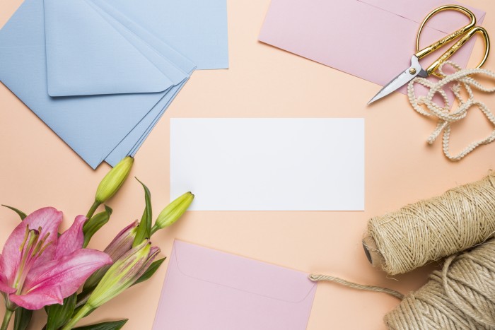 Библиотека №185 приглашает на мастер-класс по созданию открыток ко Дню матери