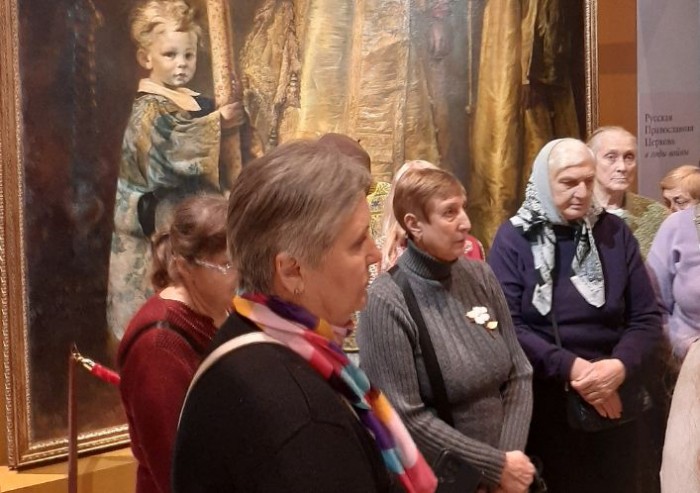 Прихожане храма святых Бориса и Глеба в Зюзине посетили выставку «Великая Победа. Россия — моя история»