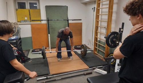 В СП «Котловка» центра «Атлант» прошел турнир по тяжелой атлетике